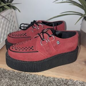 T.U.K. Red Platform Lace Up Red Suede Womens Size 6 Casual Comfort School Shoes
